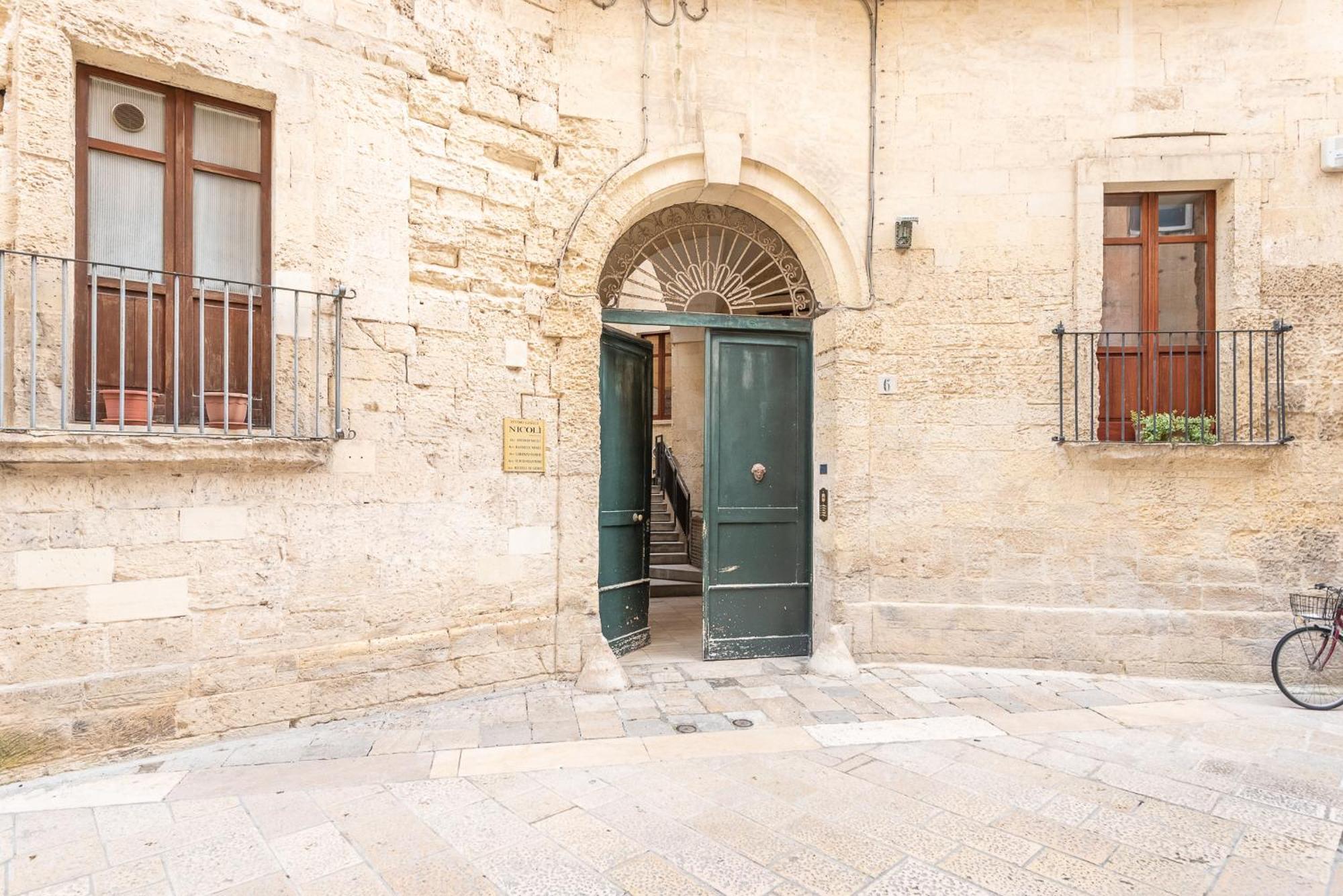 Rubichi 6 - Old Town Apartment Sit Лечче Экстерьер фото